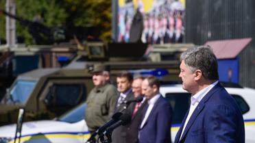 порошенко вручає нагороди віськовим на вінниччині _4 / © Сайт президента України