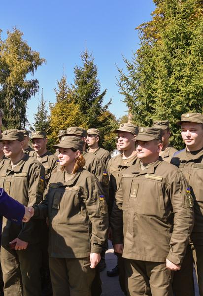 Поїздка президента до Вінниччини: Порошенко вручив нацгвардійцям державні нагороди