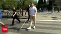 Незрячий ветеран прошелся по улицам Ровне: результаты эксперимента шокируют