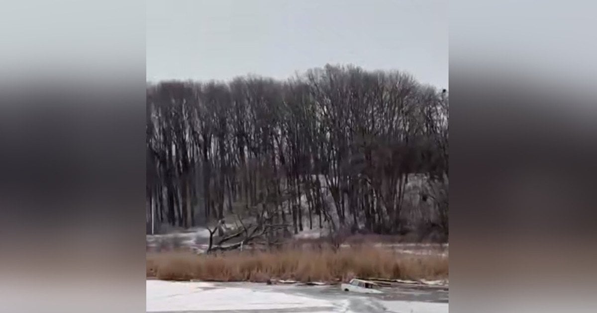 В Полтаві автомобіль провалився під лід