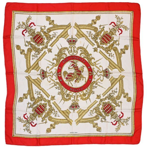 Хустка Armes de Monaco від Hermès/фото: Haynault ventes publiques