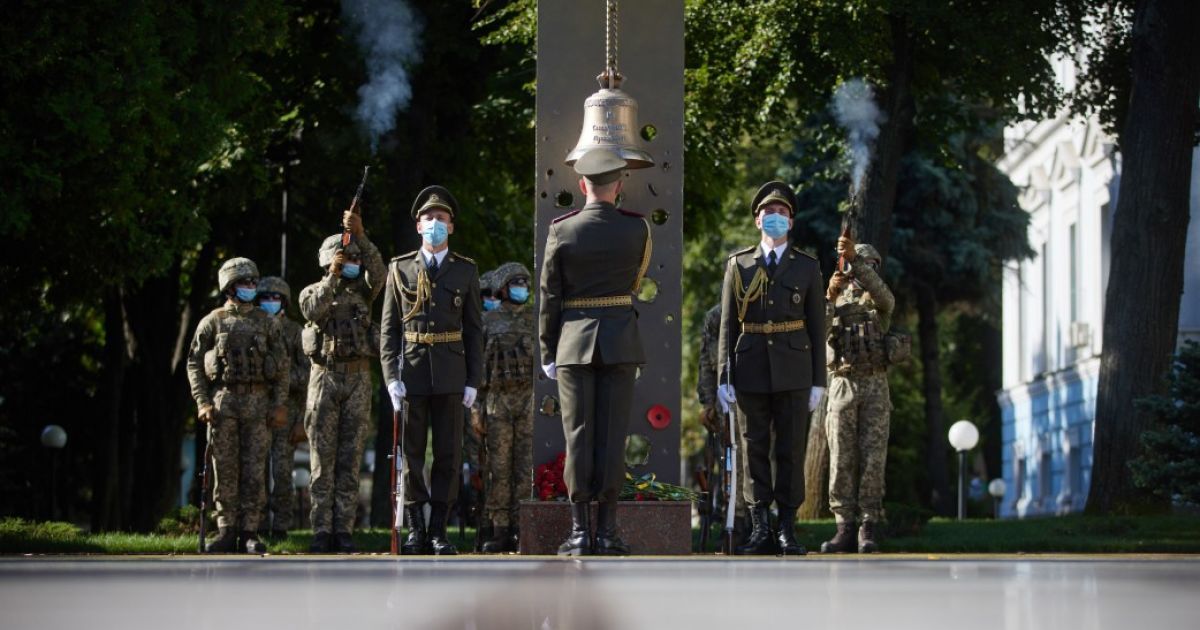 День пам'яті захисників України: як згадували про загиблих і події Іловайського котла