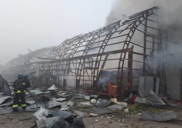 В результате ночной атаки РФ на Днепропетровщине разрушены АЗС.