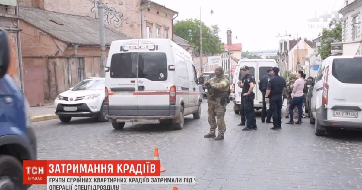 У Чернівцях затримали групу серійних квартирних крадіїв
