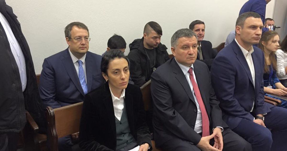В суд на рассмотрение апелляции патрульного Олийныка прибыл высокопоставленный "десант"