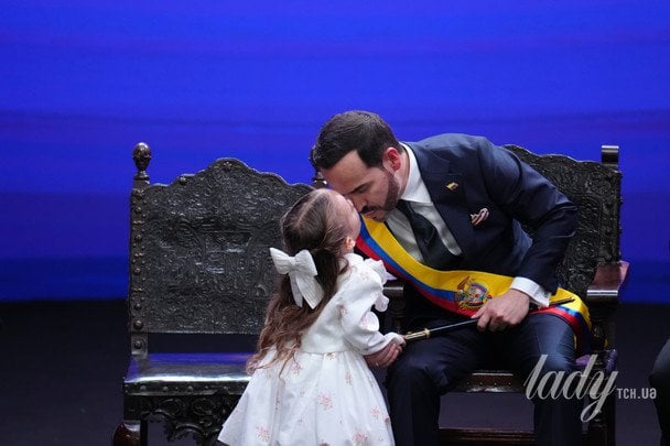 Новообраний президент Колумбії з найменшою донькою / © Associated Press
