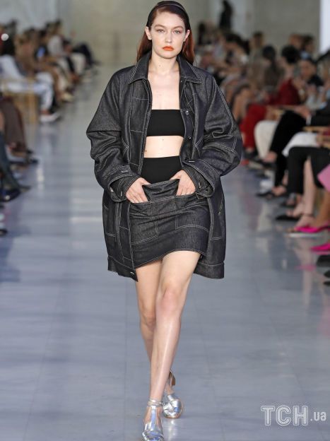Коллекция Max Mara прет-а-порте сезона весна-лето 2022 / © East News