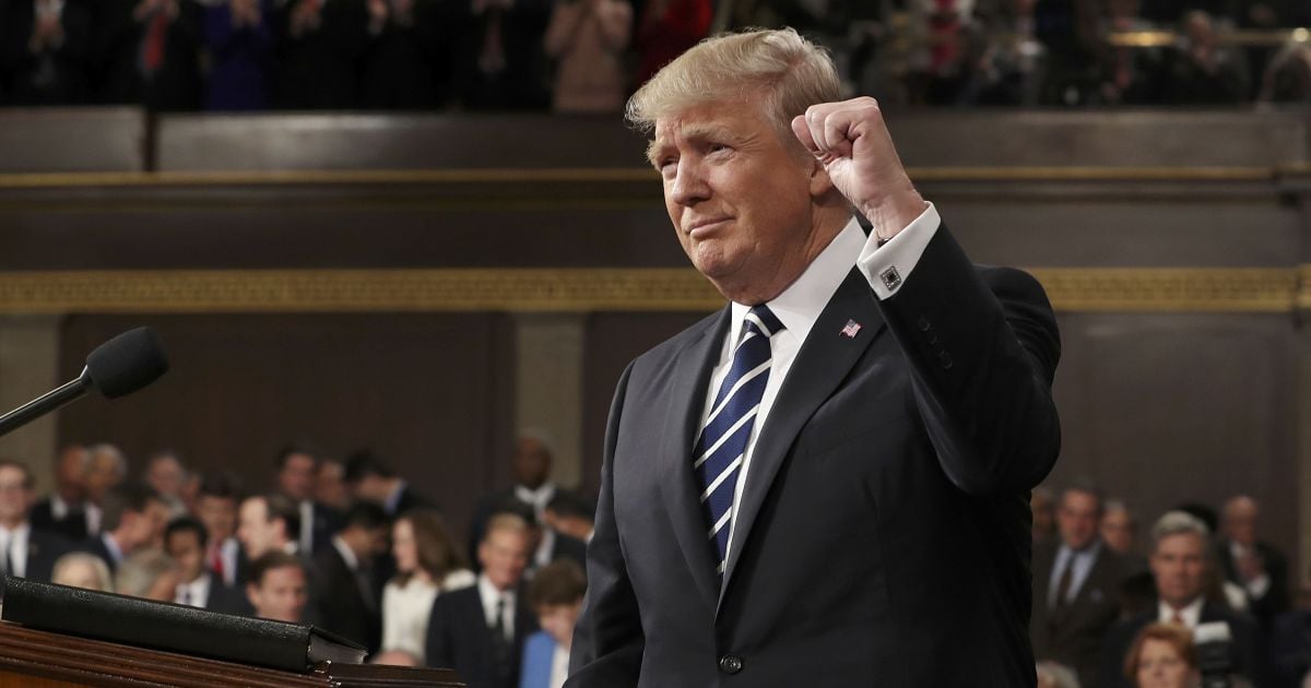 Трамп назвав біженців "гуманітарним лихом", від якого страждають мирні країни