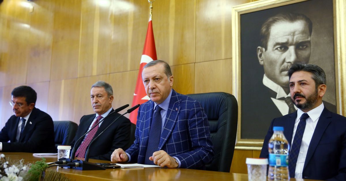 "Пережитки нацистов". Эрдоган рассердился из-за отзыва приезда главы МИД Турции в Нидерланды