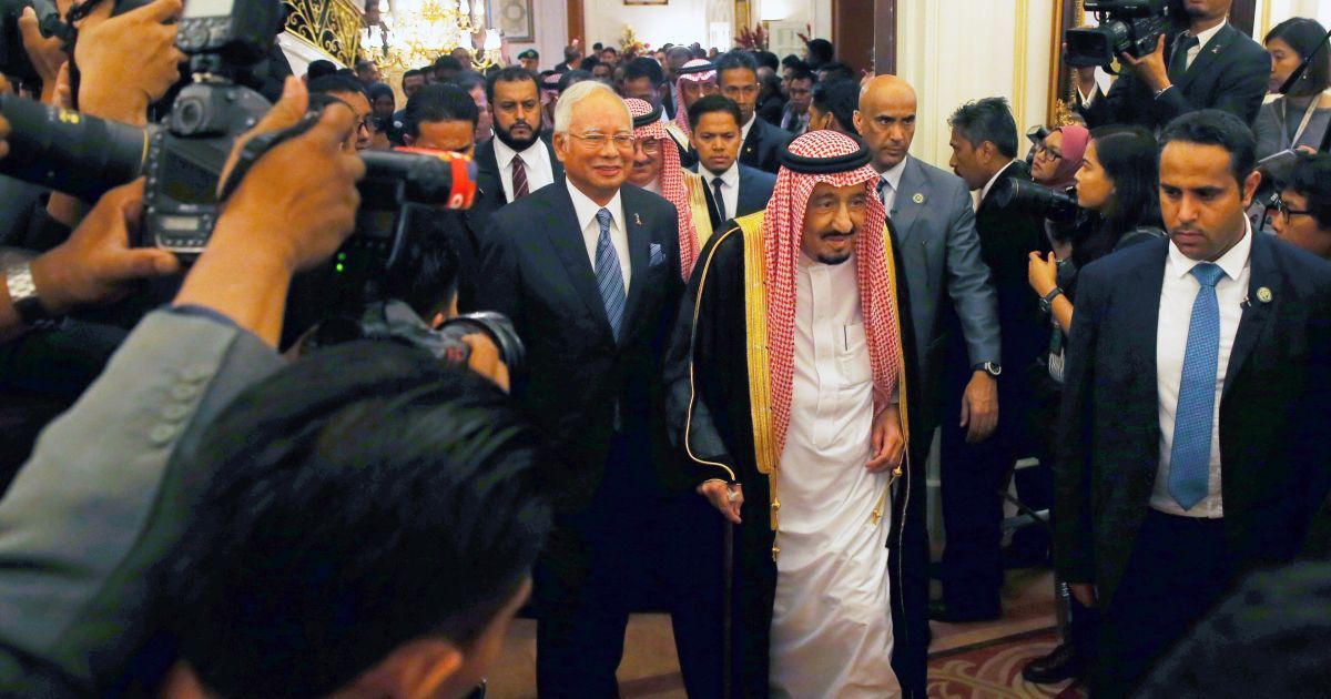 Король Салман и премьер-министр Малайзии Наджиб Разак / © Reuters