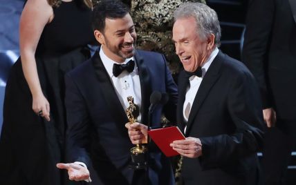 Ведущий "Оскара-2017" Киммел расставил точки над "і" в вопросе путаницы с лучшим фильмом