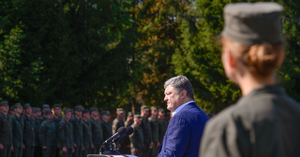 порошенко вручає нагороди віськовим на вінниччині _13 / © Сайт президента України