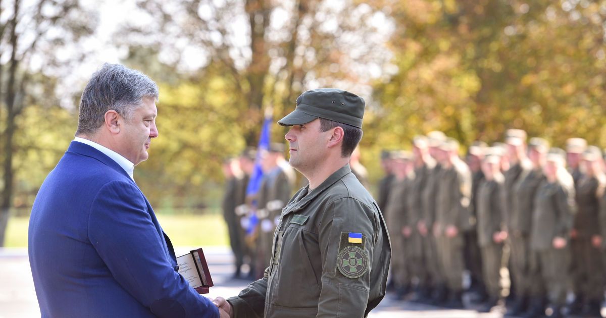 порошенко вручає нагороди віськовим на вінниччині _7 / © Сайт президента України