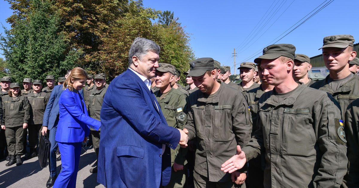 порошенко вручає нагороди віськовим на вінниччині _11 / © Сайт президента України