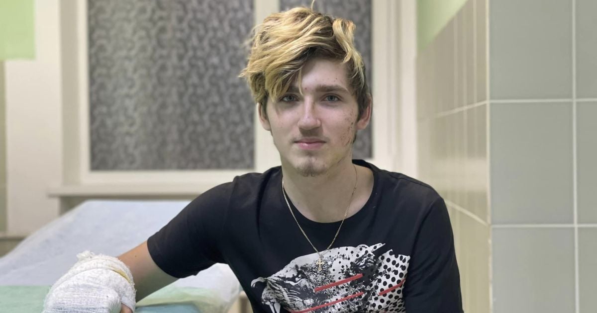У Бахмуті під час обстрілу 16-річного хлопця ледь не поховала стеля власної кімнати (фото)