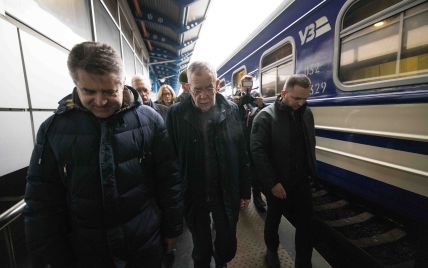Президент Австрии приехал в Киев и посетил Бучу (фото)