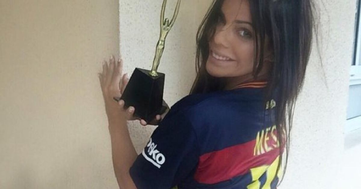 Звездному Месси пришлось закрыть свой Instagram для обладательницы самых сочных ягодиц Бразилии