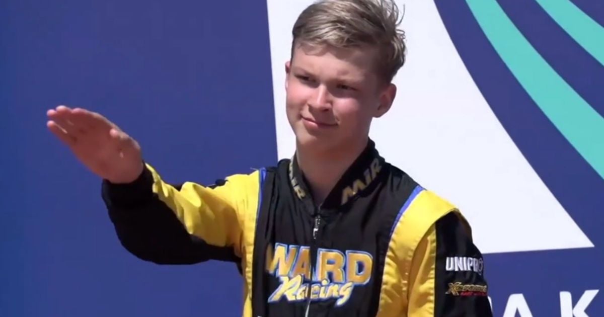 Російський юний гонщик втратив перемогу через фашистське вітання під час нагородження
