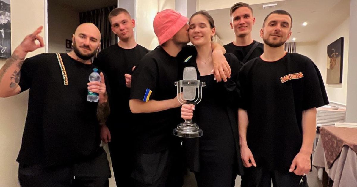 "Сколько усилий, волнений и тяжелой работы": девушка лидера Kalush Orchestra о победе группы на "Евровидении"