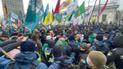У Києві під Радою нині "спекотно": підприємці перекрили Грушевського, поліція чинить їм опір