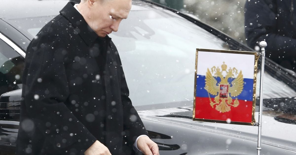 Журналисты показали бедную коммуналку в Петербурге, в которой вырос Путин