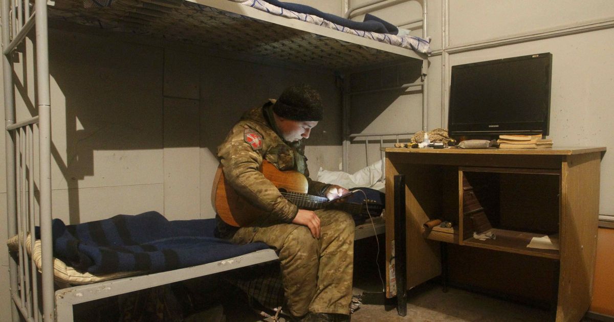 Бойовики на Донбасі поширюють чутки про наступ сил АТО і розсилають мешканцям "призовні" SMS