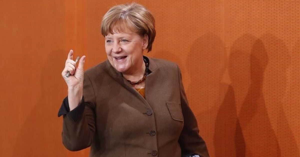 Бесценный опыт. Трамп во время встречи с Меркель хочет взять совет по поводу общения с Путиным - NYT