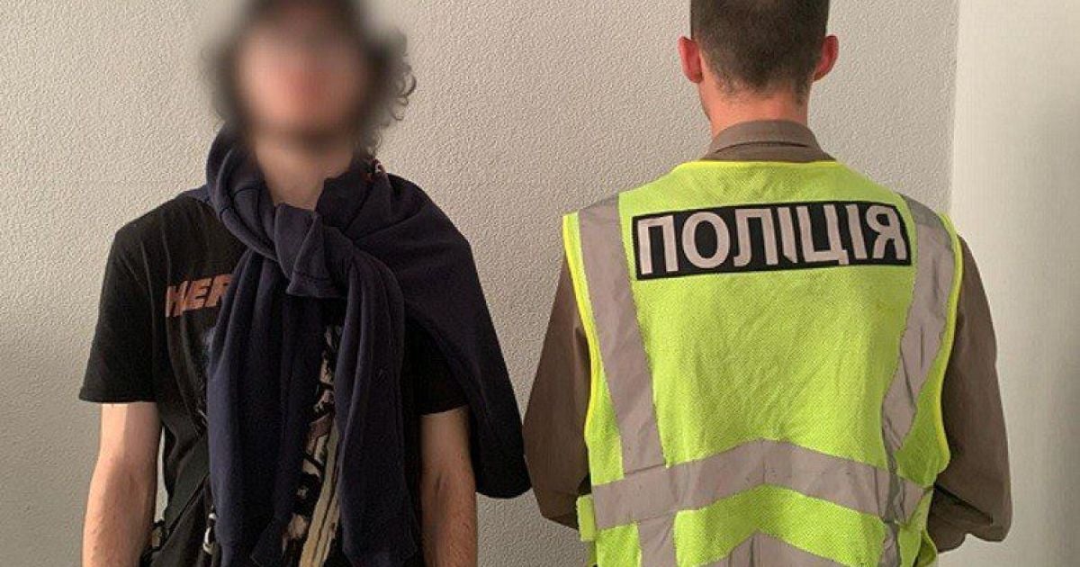 В Киеве 18-летний парень запустил салют из окна многоэтажки