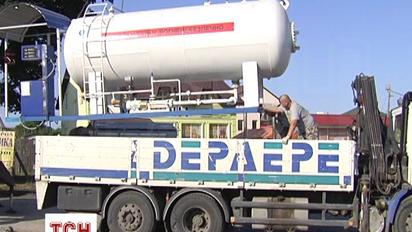 У Києві борються з незаконними газовими заправками