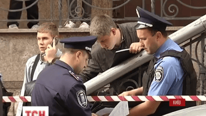 В Киеве мужчина с гранатой взял в заложники своего же ребенка