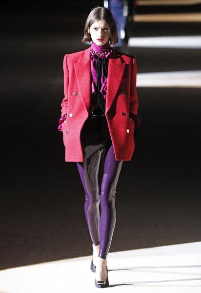 Коллекция Saint Laurent прет-а-порте сезона осень-зима 2020-2021 / © East News
