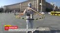 "Карантин": чи реально прожити день на метровій відстані від людей