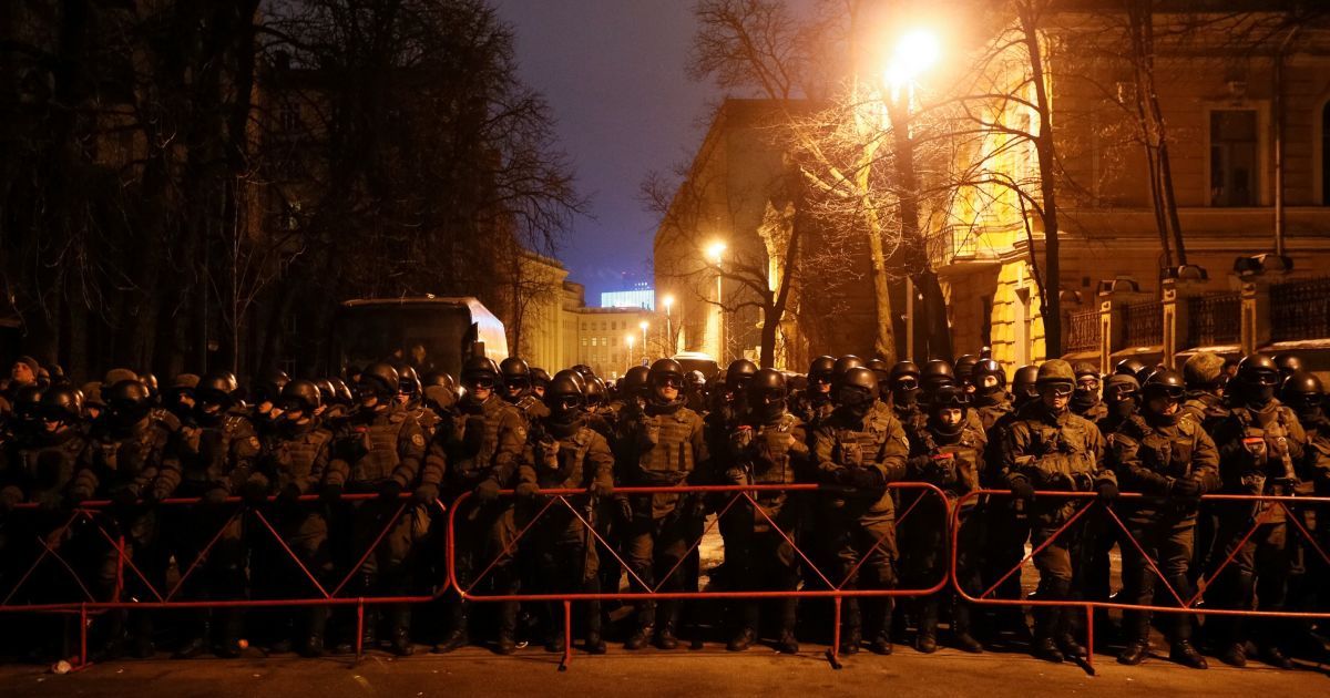 Нічні сутички блокадників з правоохоронцями в Києві_6 / © Reuters