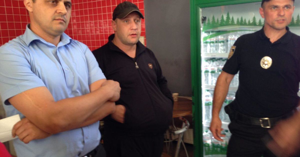 У партії Саакашвілі заявили про «тітушок», які автобусами прибули до Краковця _2 / © Facebook / Рух нових сил