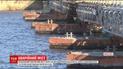 У Миколаєві міст через річку Інгул перетворився на зиґзаґ через сильний вітер та течію