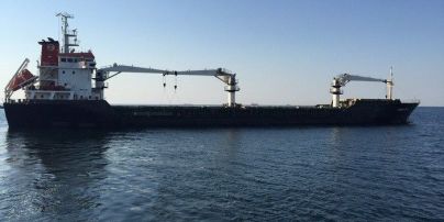 На Дунаї затримали судно з сирійцями, яке незаконно заходило до кримського порту