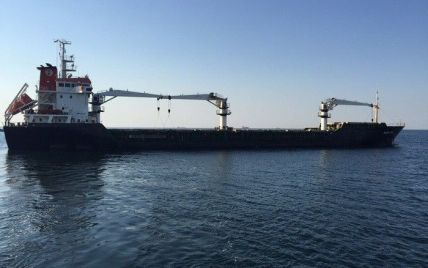 Украина впервые арестует иностранное судно, которое незаконно заходило в Крым