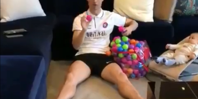 Роналду "впал в детство" и поиграл с шариками перед Лигой чемпионов