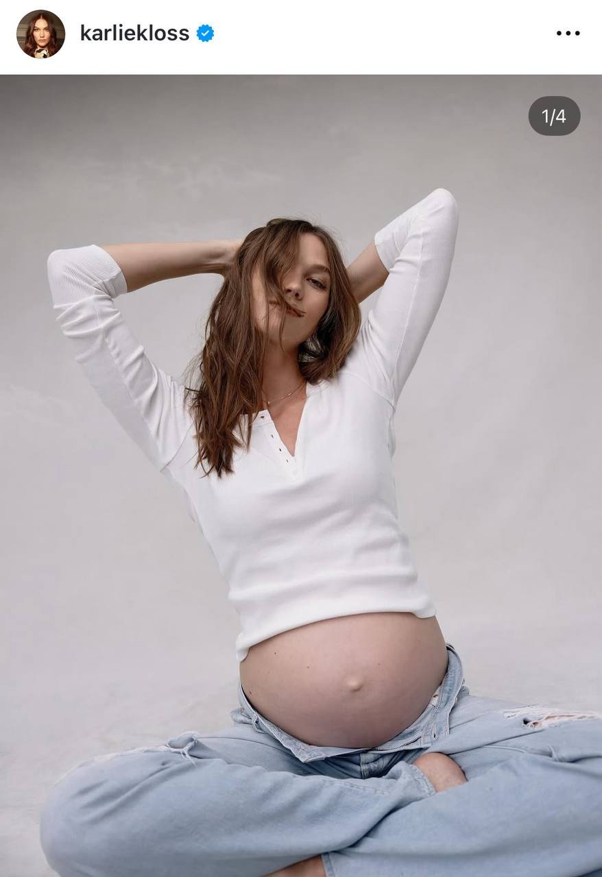 Жас жігіттің жасы үлкен әйелді сиқыған суреті