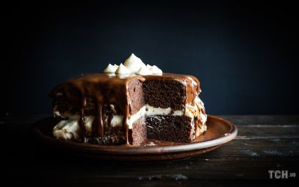 Шоколадный торт с соленой карамелью: рецепт модного десерта