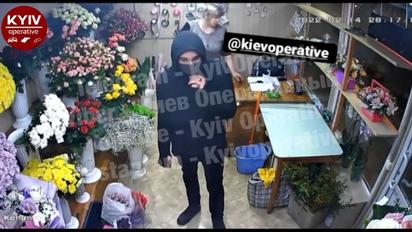 У Києві чоловік вкрав букет на День Закоханих