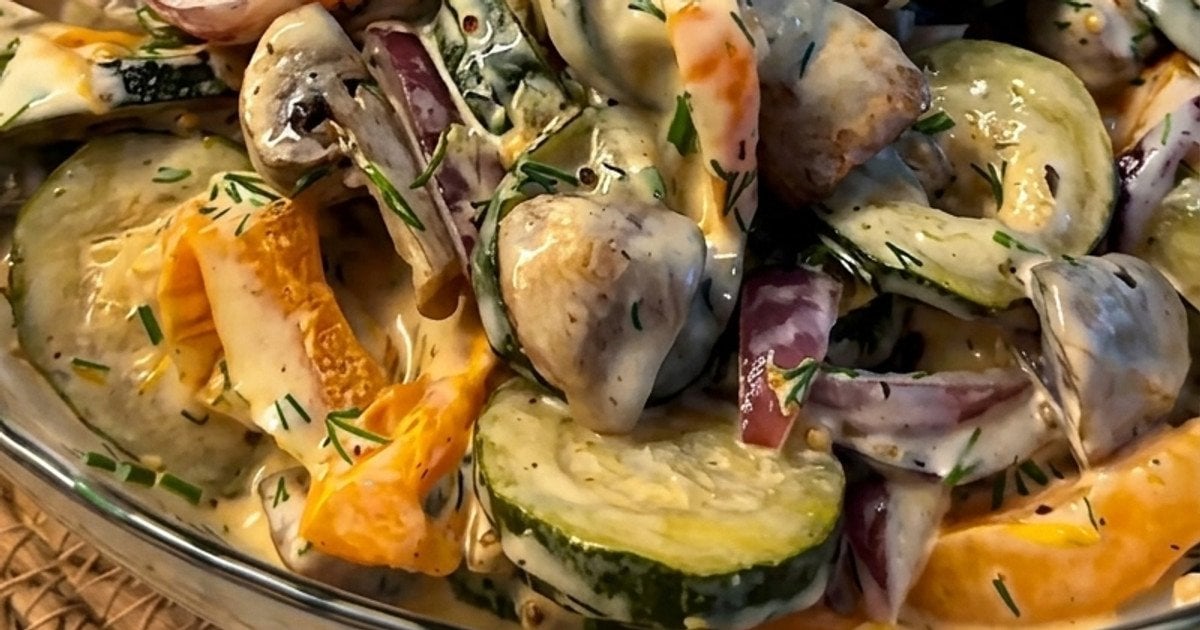 Салат із овочами, грибами та ніжною вершковою заправкою tiktok.com/@prosti.rezeptu