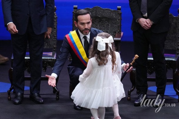 Новообраний президент Колумбії з найменшою донькою / © Associated Press
