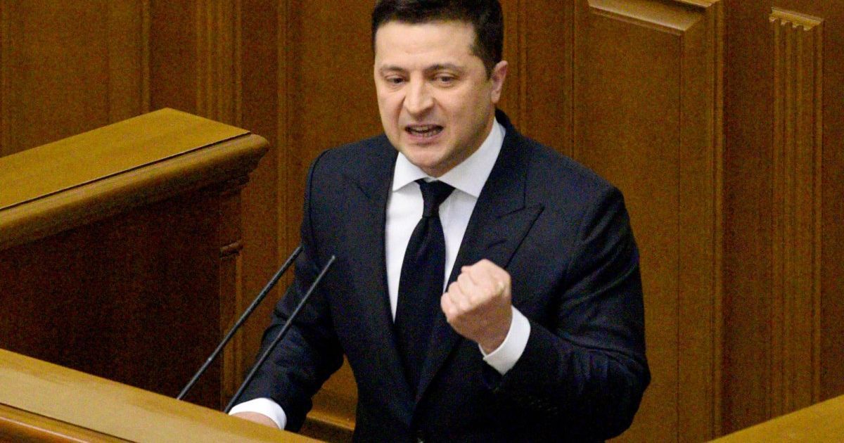 "Слуги" реагували оплесками, в опозиції критикували за популізм: як Зеленський виступив у Раді зі щорічним посланням