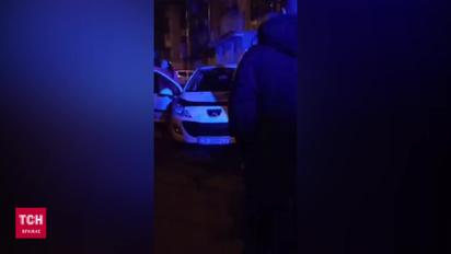 В Черновцах женщина заблокировала выезд скорой помощи с больной