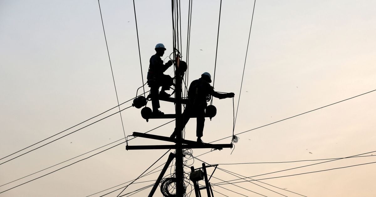 Правительство ввело режим чрезвычайного положения в энергетике