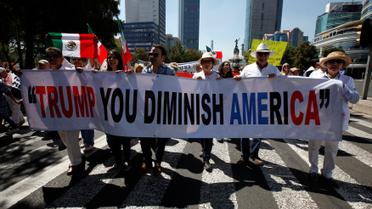 У Мексиці тисячі людей протестують проти ідеї Трампа про будівництво стіни з країною_2 / © Reuters