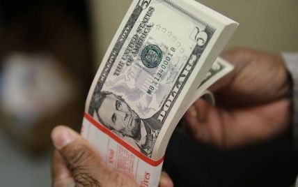Долар знову подешевшає в курсах валют від Нацбанку на 19 травня