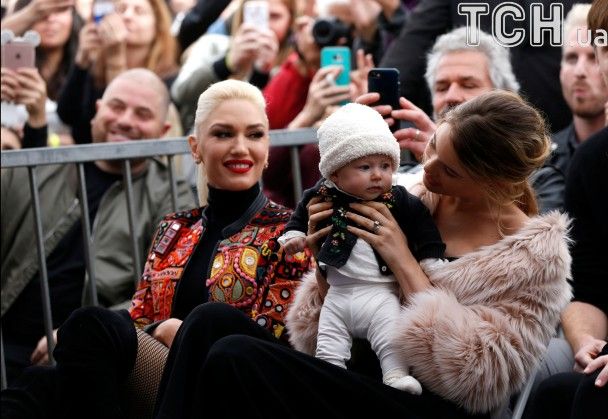 Солист Maroon 5 с женой показали подросшую дочь / © Reuters