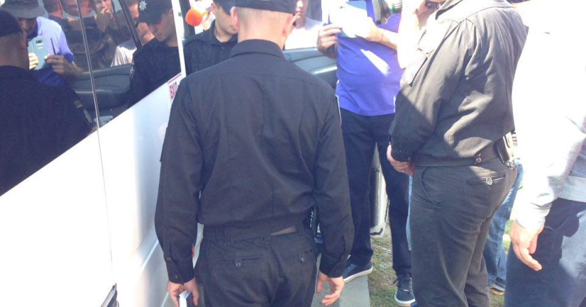 У партії Саакашвілі заявили про «тітушок», які автобусами прибули до Краковця _7 / © Facebook / Рух нових сил